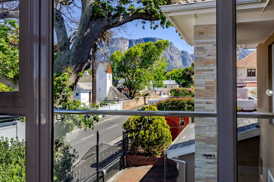 5 Bedroom Property for Sale in Kenilworth Upper Western Cape